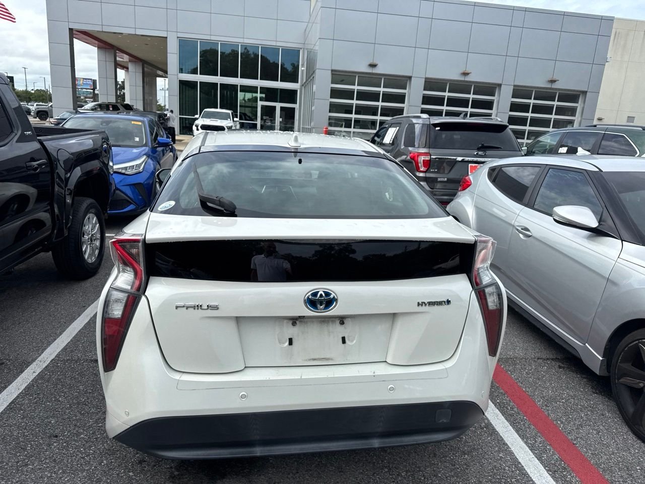 Used 2017 White Toyota Four image 6