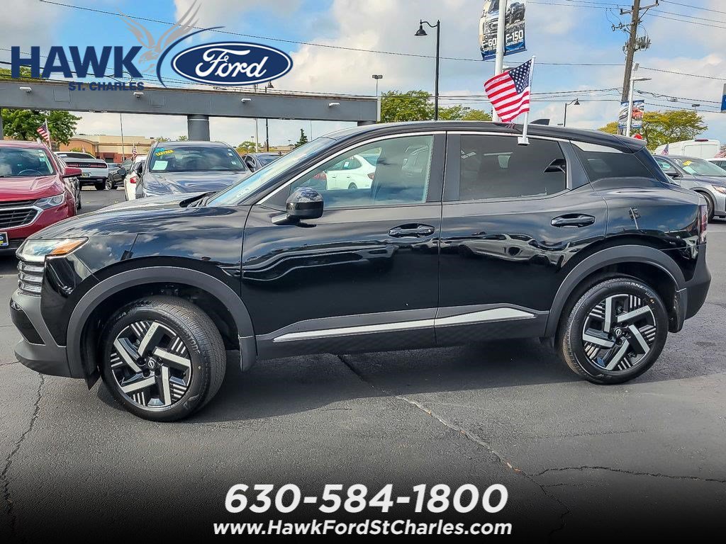 Used 2025 Super Black Nissan SV image 5