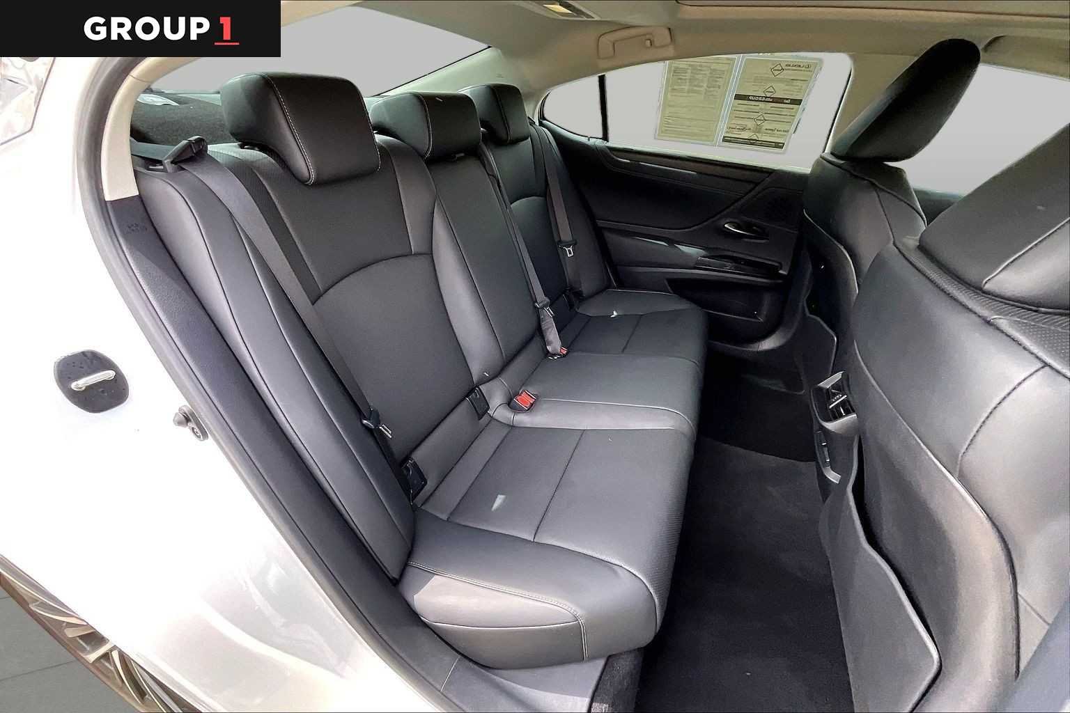 Used 2024 Eminent White Pearl Lexus  image 17