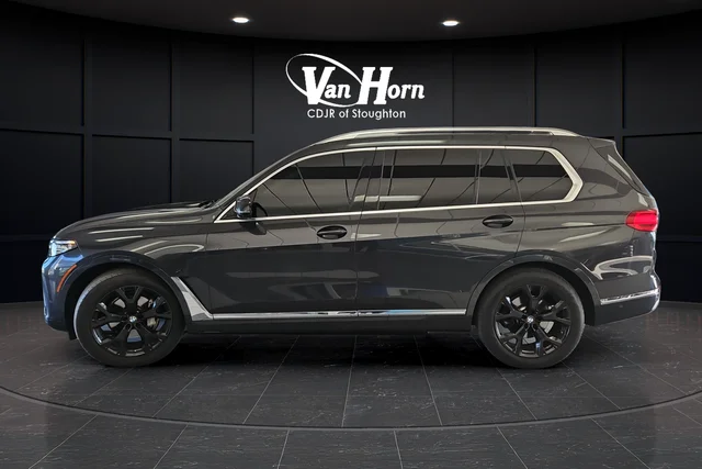 Used 2022 Dark Graphite BMW xDrive40i image 4