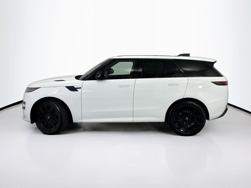 Used 2024 Fuji White Land Rover Dynamic SE image 8