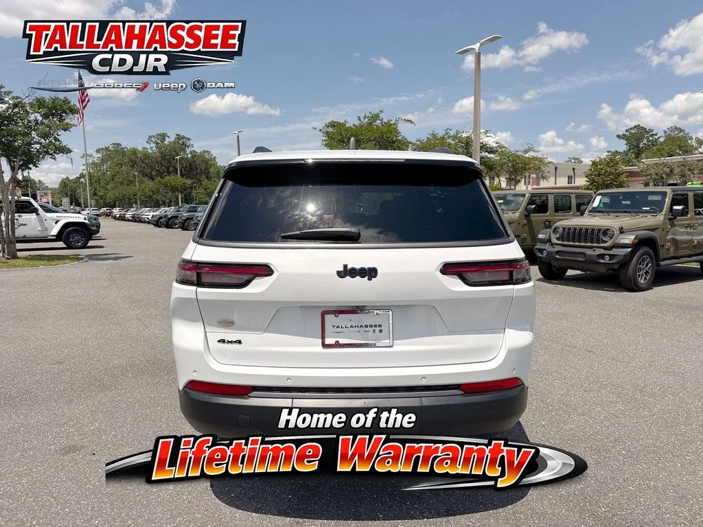 New 2026 Bright White Clear-Coat Exterior Paint Jeep Altitude image 3