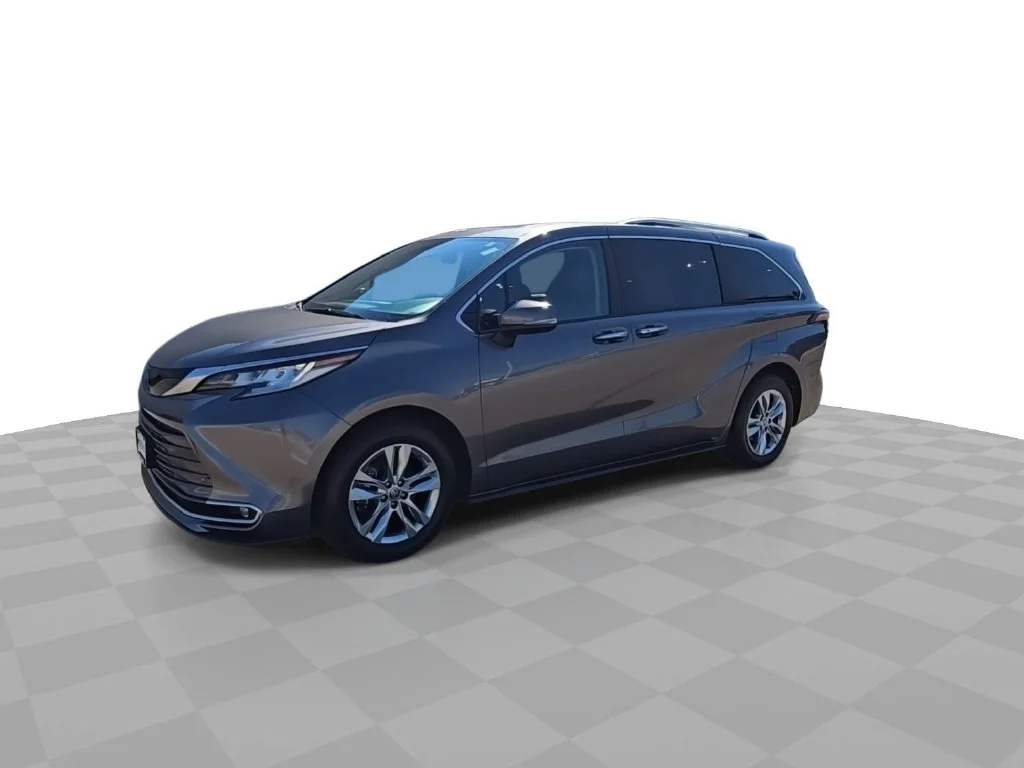 Used 2022 Gray Toyota Limited image 4