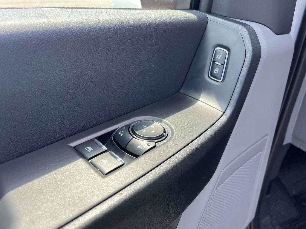 New 2026 Oxford White Ford F-350® XL image 11