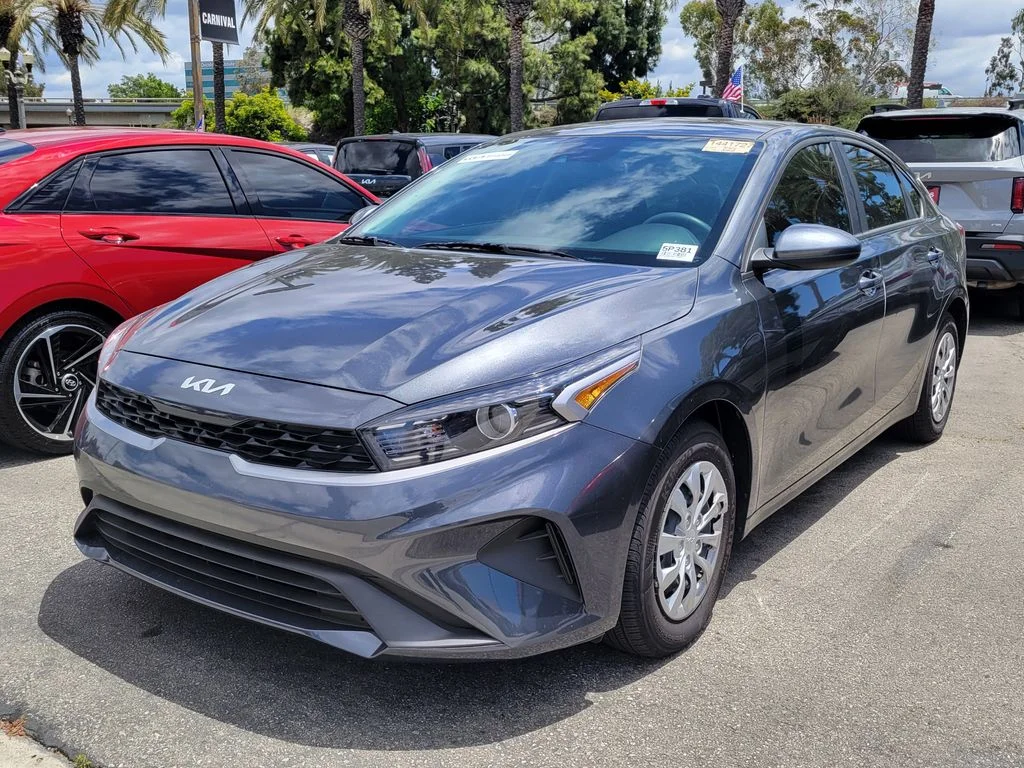 2024 Kia Forte LX AT's photo