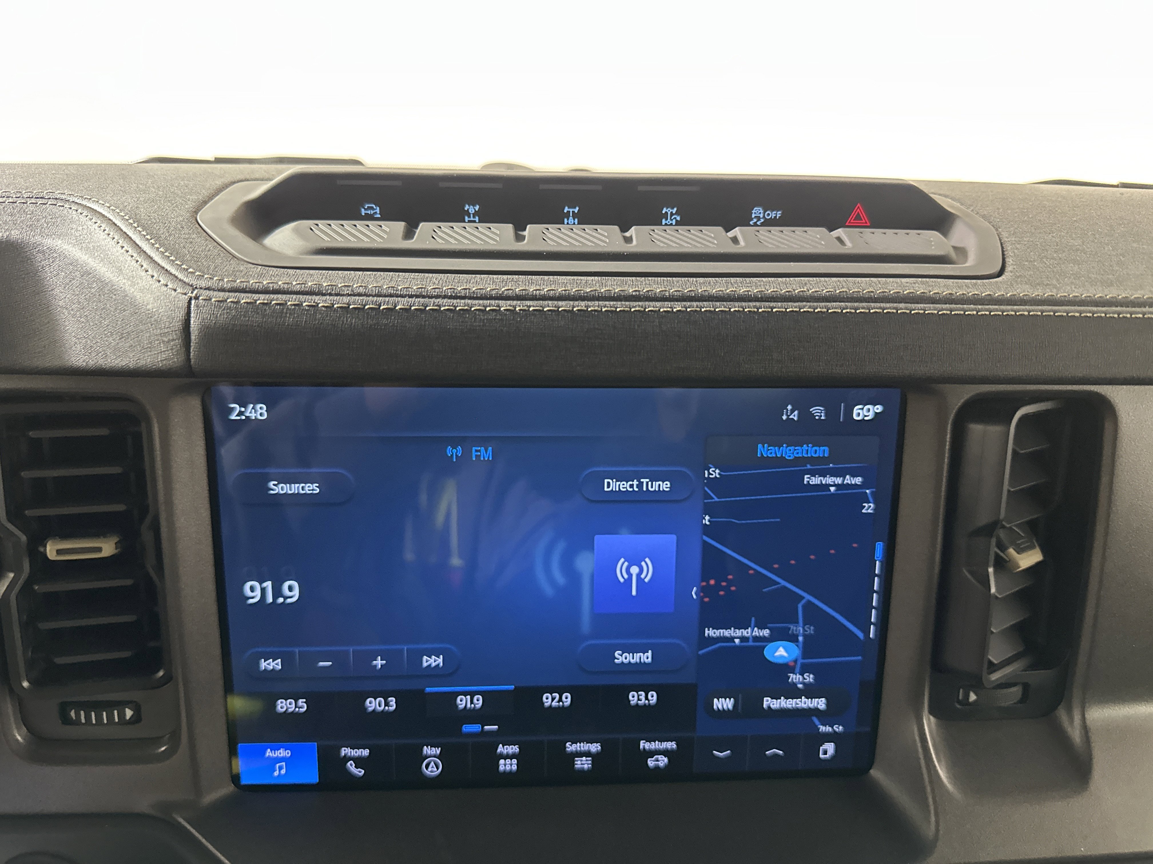 New 2025 CARBONIZED GRAY MET Ford Badlands image 14