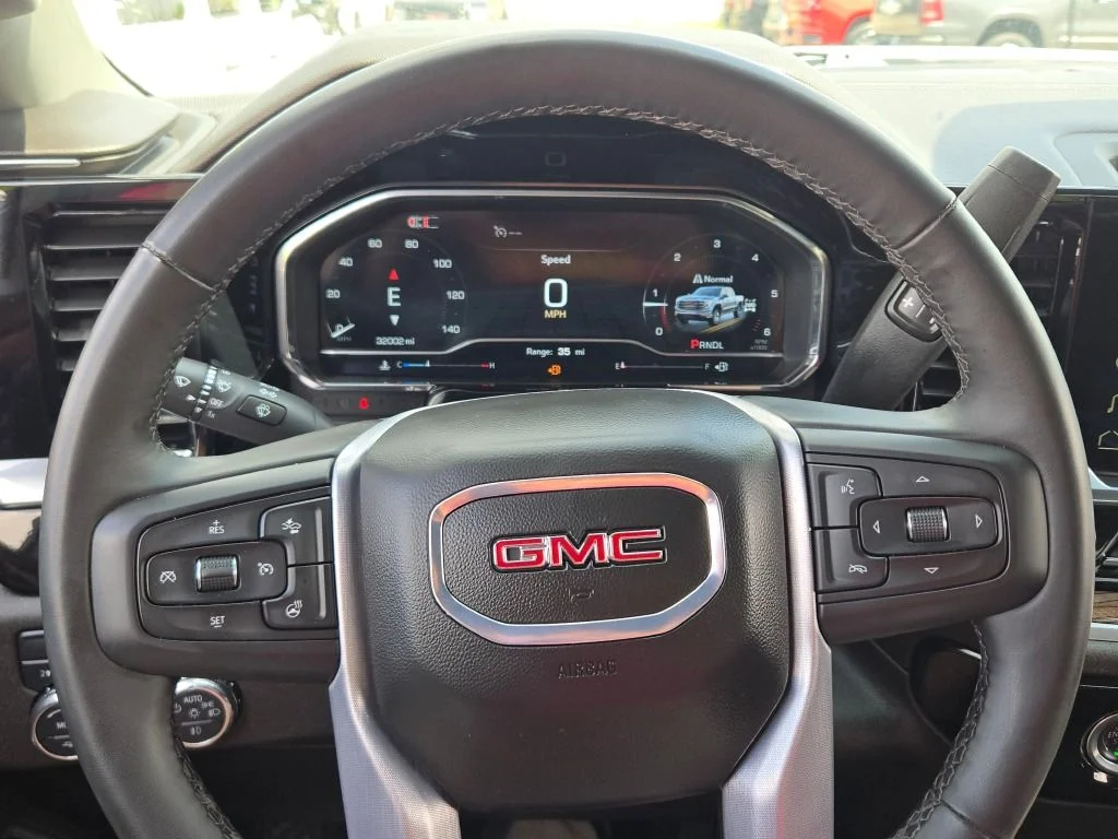 Used 2024 White GMC Elevation image 30