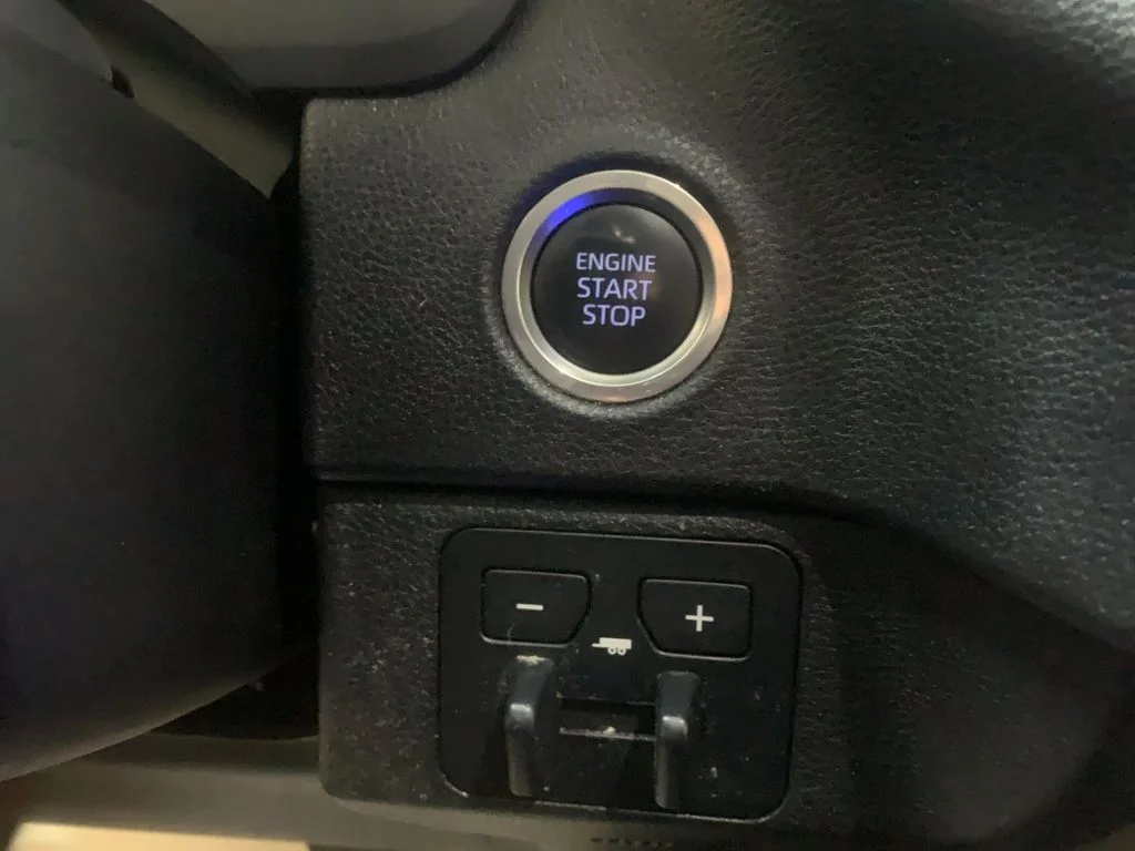 Used 2022 Gray Toyota SR5 image 24