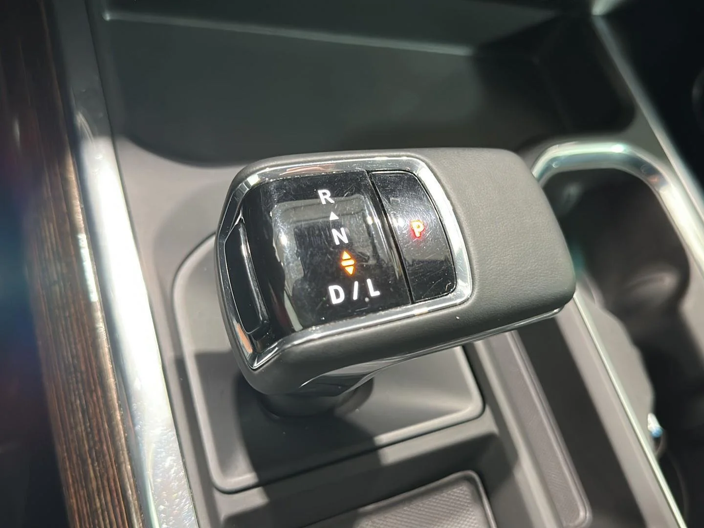 Used 2025 Summit White GMC Elevation image 14