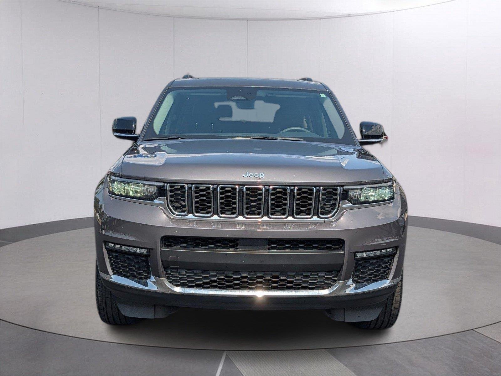 Used 2023 Baltic Gray Metallic Clearcoat Jeep Limited image 9