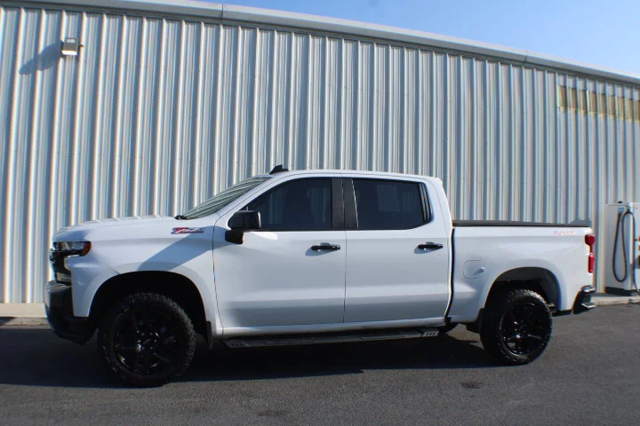 Used 2021 SUMMIT WHITE Chevrolet LT Trail Boss image 4