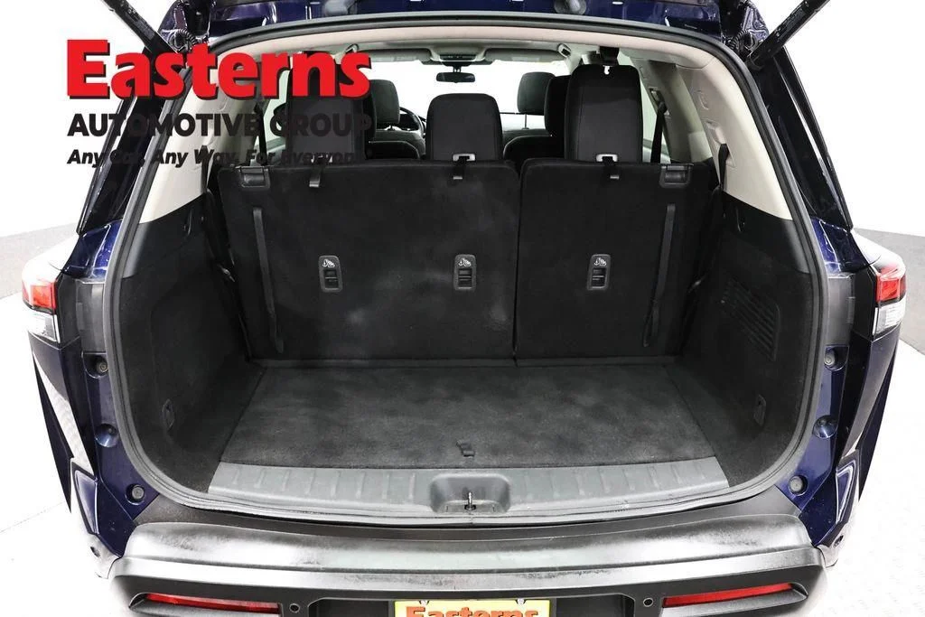 Used 2023 Blue Nissan SV image 11