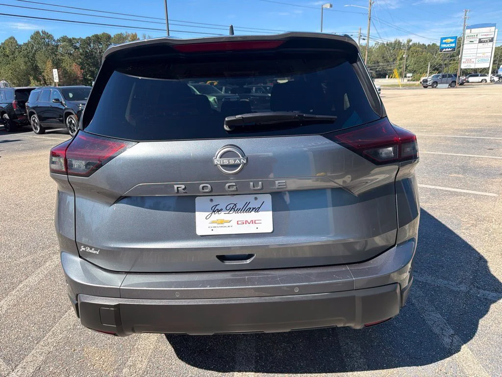 Used 2025 Gray Nissan SV image 4