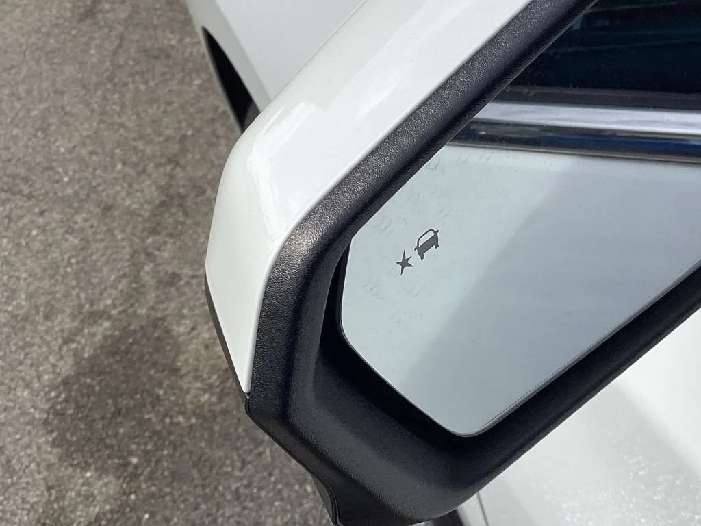 Used 2020 SUMMIT WHITE Chevrolet LT image 22