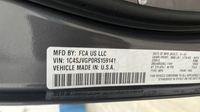 Used 2024 Baltic Gray Metallic Clearcoat Jeep Series III image 32