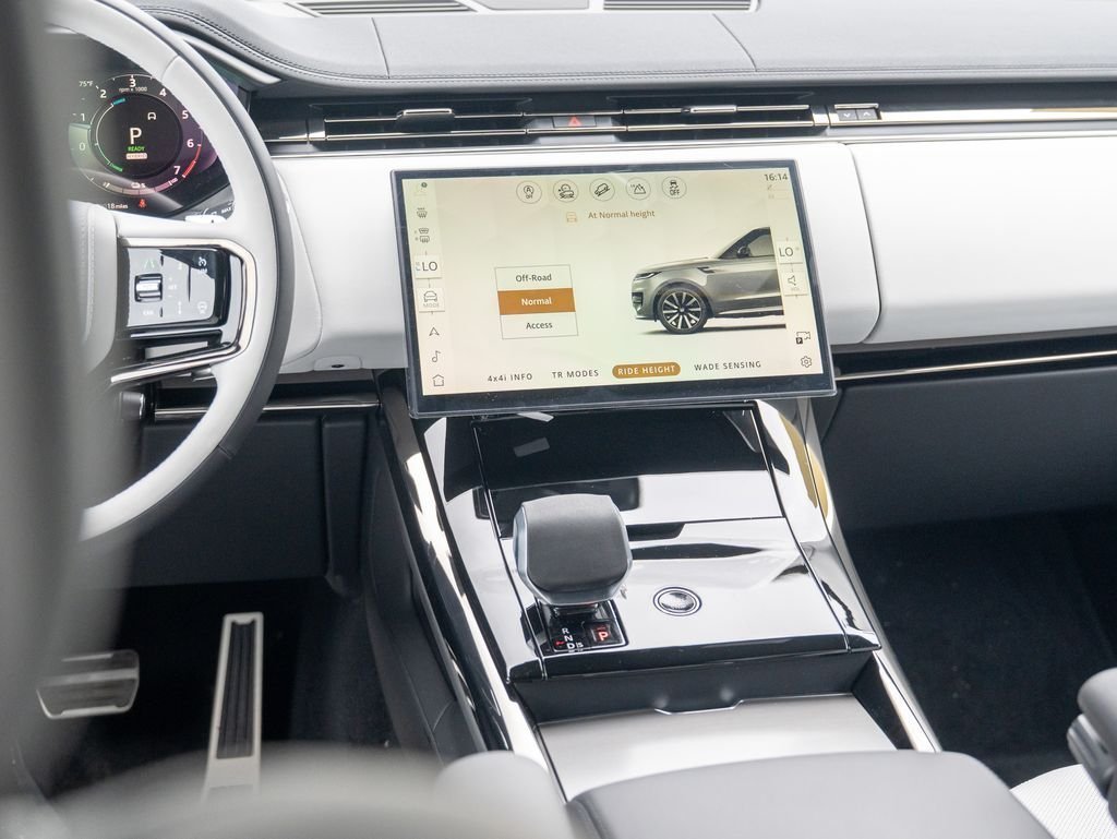 New 2026 Carpathian Grey LAND ROVER Dynamic SE image 20