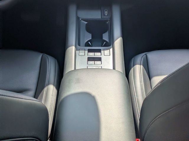 Used 2023 Gold Hyundai SEL image 18