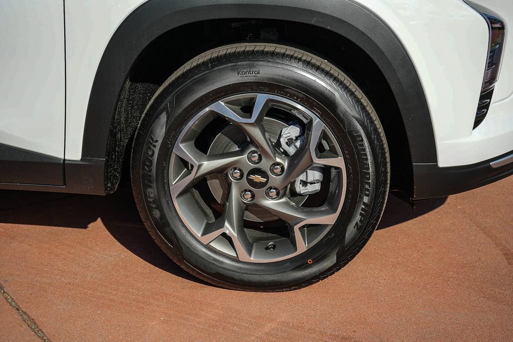 2026 Chevrolet Trax LT - Photo 10