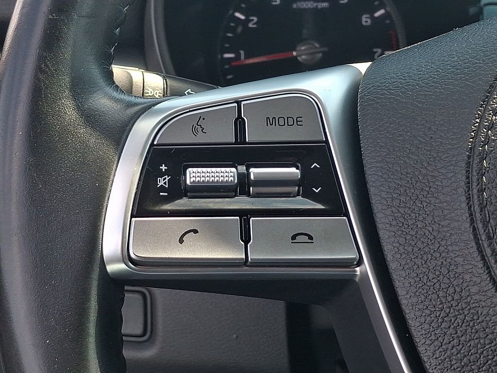 Certified Used 2021 White Kia LX image 18