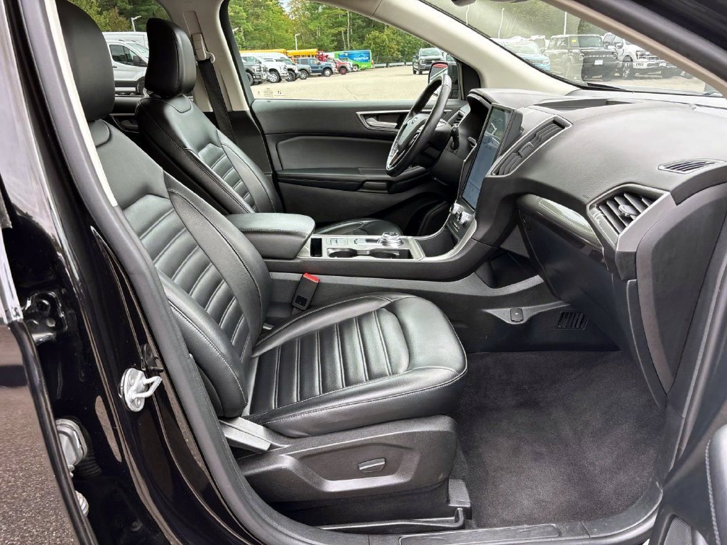 Used 2024 Black Ford SEL image 13