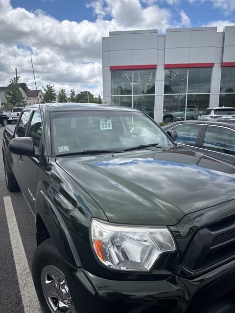 Used 2014 Green Toyota Base image 2