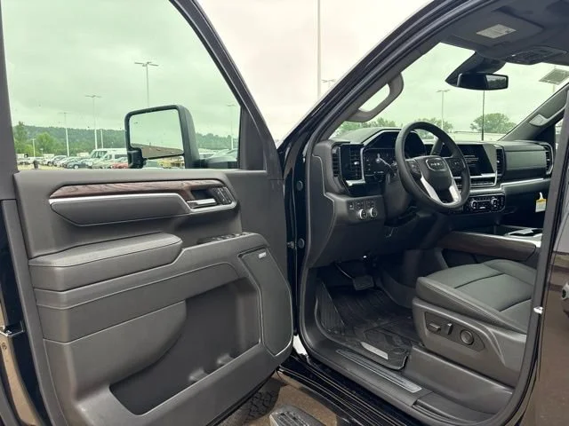 New 2026 Onyx Black GMC SLT image 10