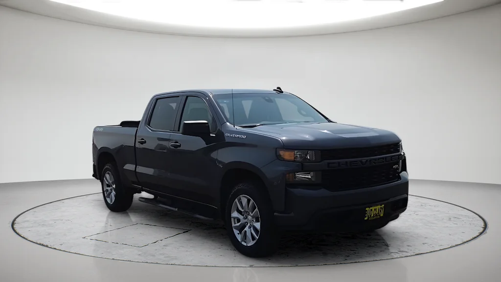 Used 2021 Gray Chevrolet Custom image 3