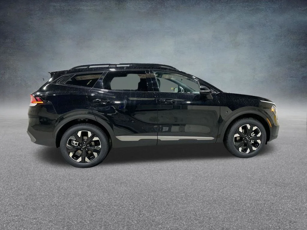 Used 2023 Black Kia X-Line image 34