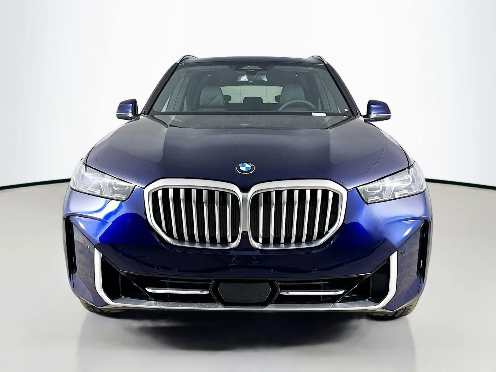 Used 2026 Tanzanite Blue II Metallic BMW sDrive40i image 2