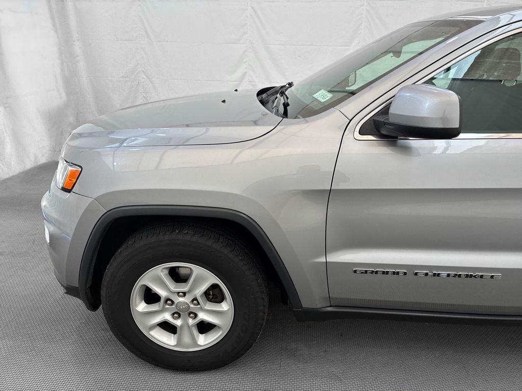 Used 2017 Silver Jeep Laredo image 3