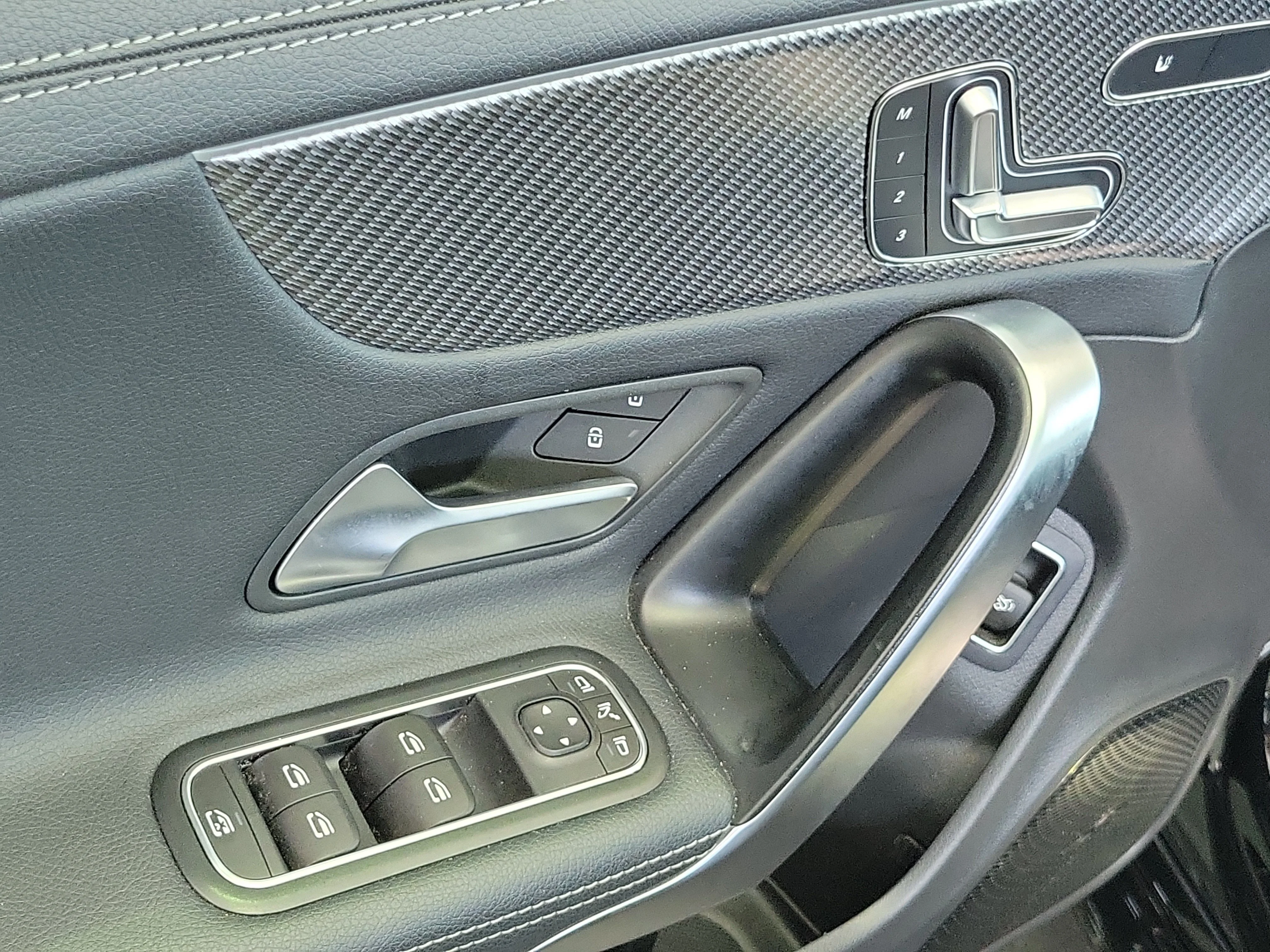 Used 2025 Night Black Mercedes-Benz CLA 250 image 16