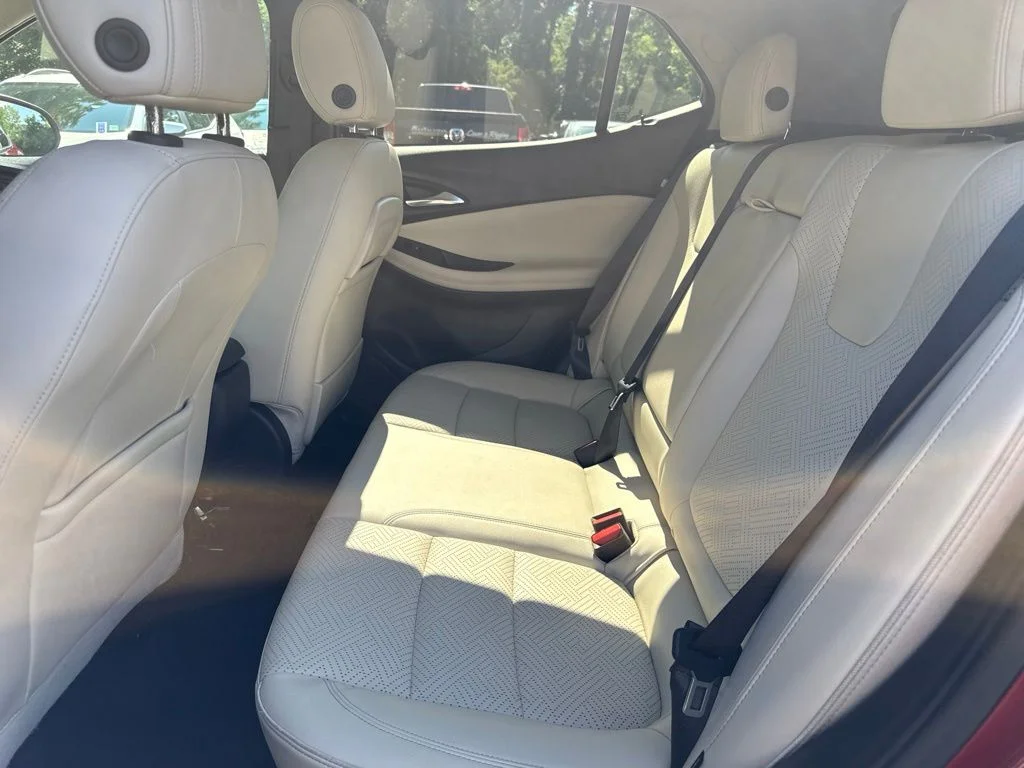 Used 2020 Red Buick Essence image 12