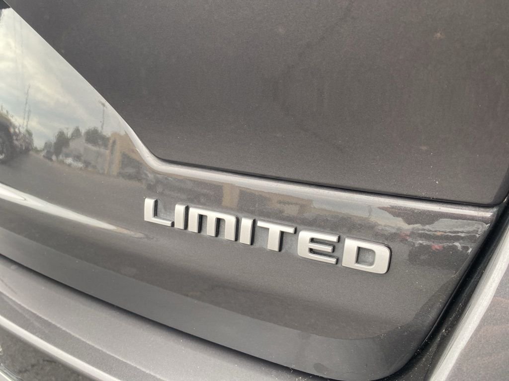 Used 2024 Gray Jeep Limited image 46