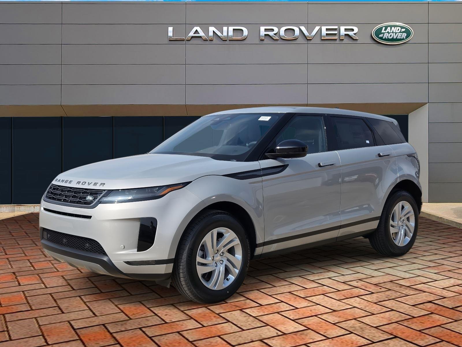New 2026 Seoul Pearl Silver Land Rover Core S image 3