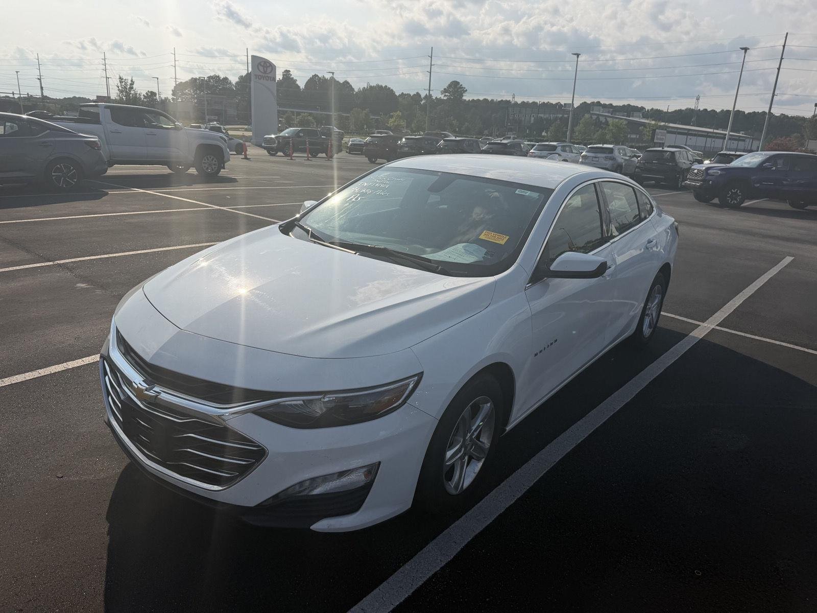 Used 2022 Summit White Chevrolet LT image 16