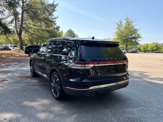 Used 2022 Black Lincoln Reserve image 3