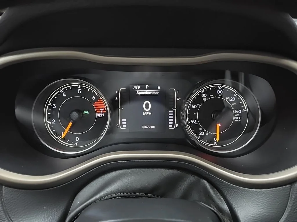 Used 2016 Beige Jeep Latitude image 21
