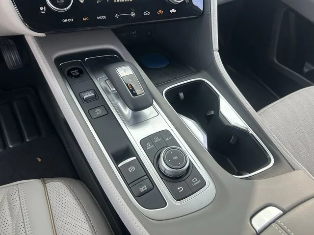 New 2027 2T RAD WHT INFINITI Autograph AWD image 30