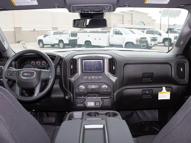 2025 GMC Sierra 3500HD Pro - Photo 18