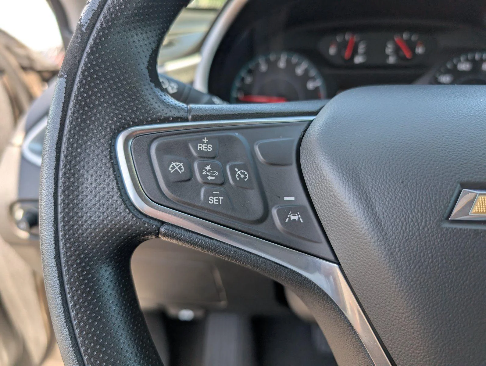 Used 2024 Mineral Gray Metallic Chevrolet 1LT image 26