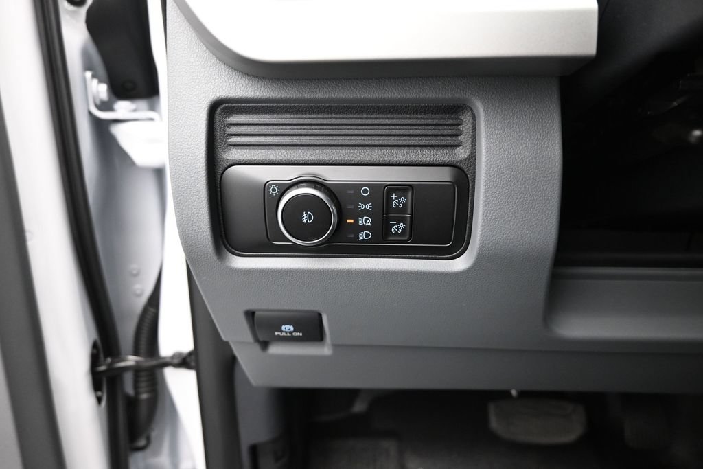 New 2026 Oxford White Ford XL image 11