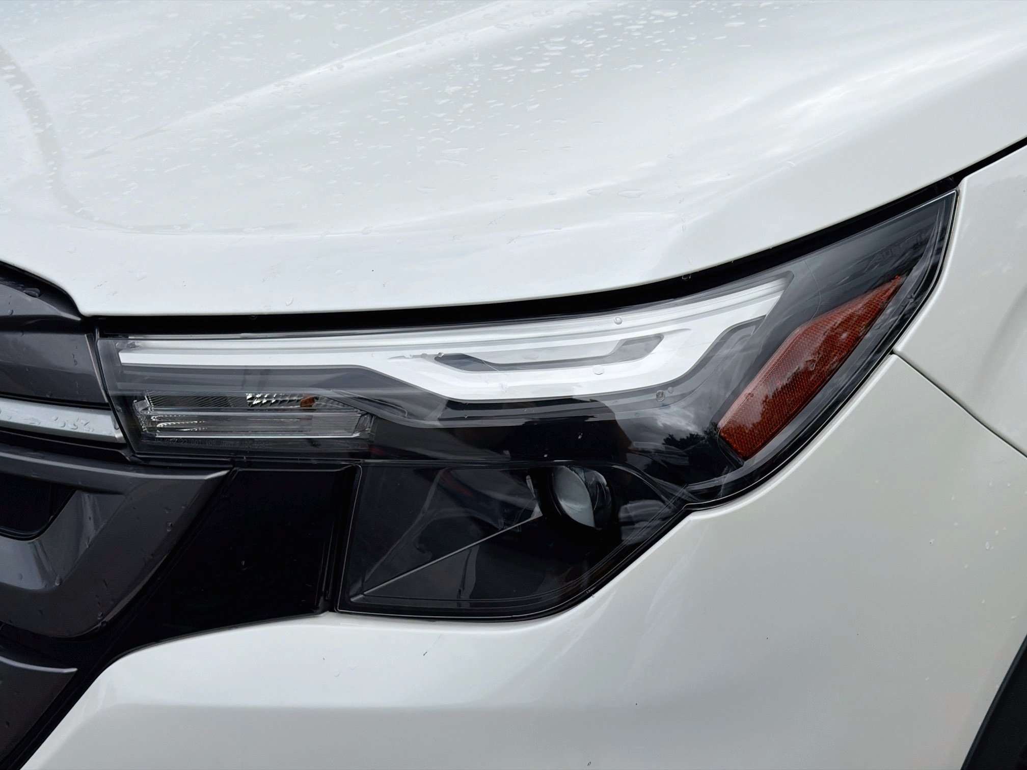 Used 2025 Crystal White Pearl Subaru Premium image 9