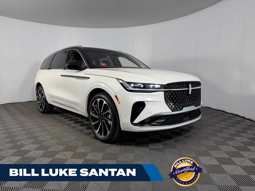 2024 Lincoln Nautilus Black Label AWD's photo