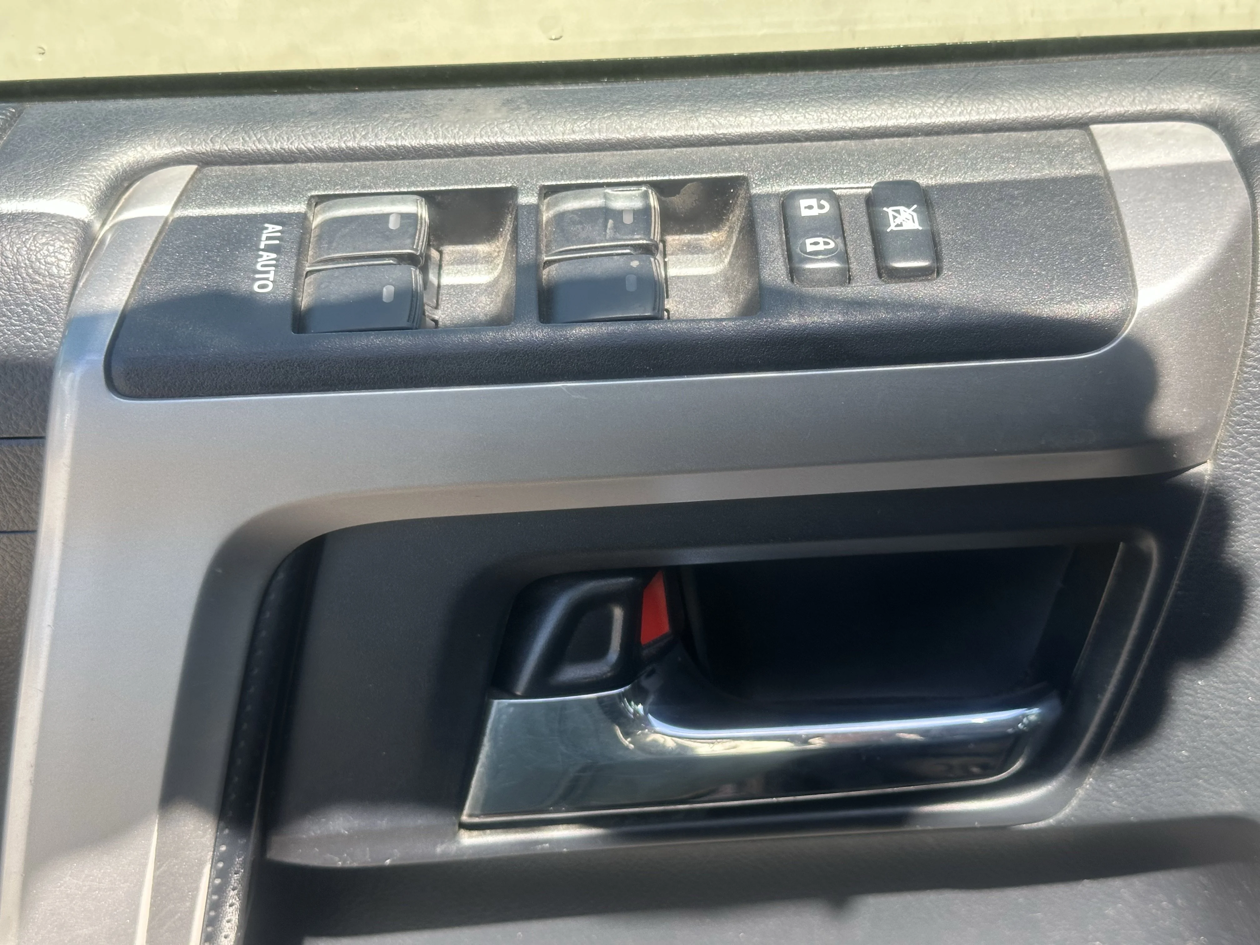 Used 2015 Gray Toyota SR5 image 9