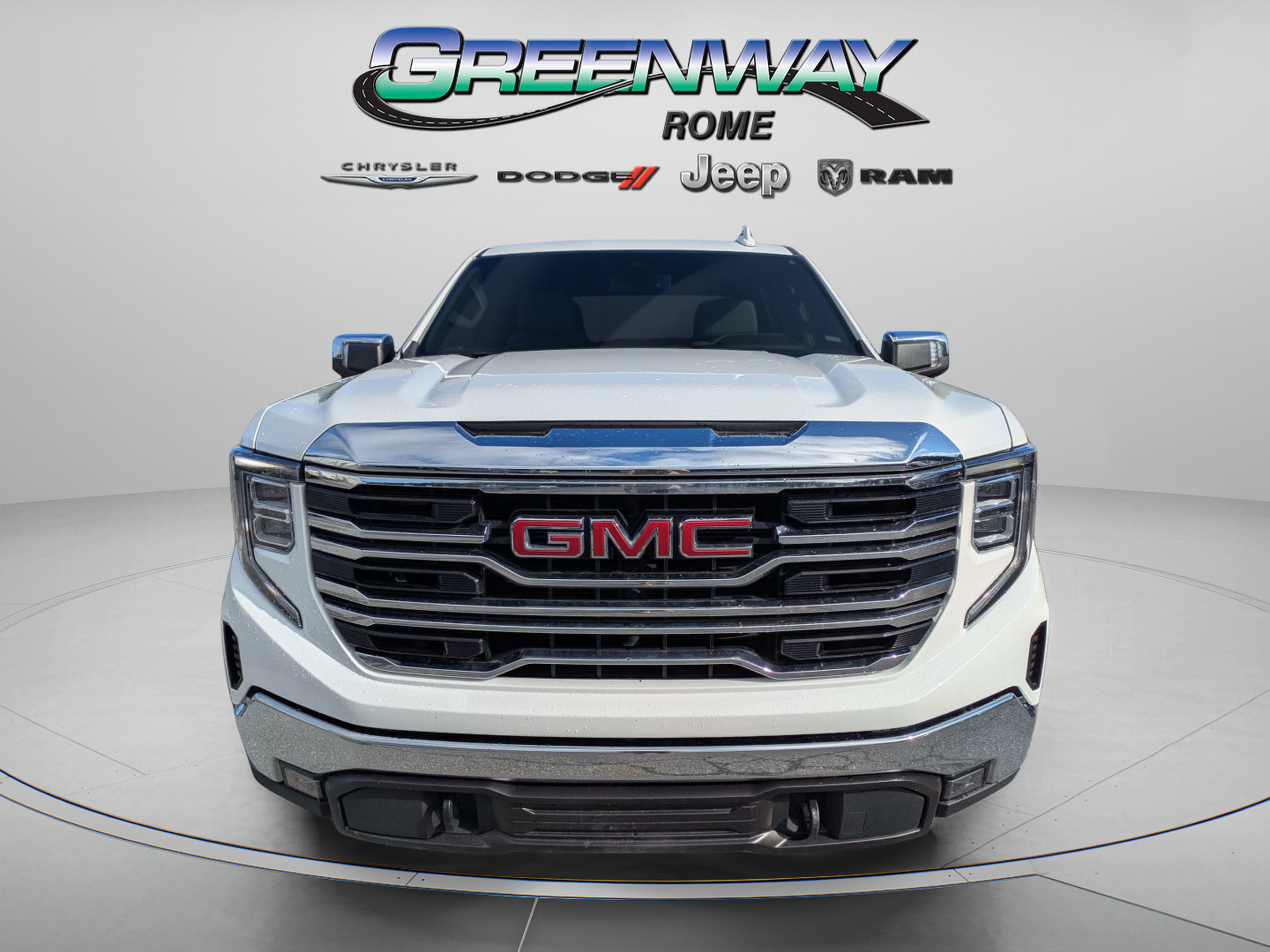 Used 2025 Summit White GMC SLT image 3