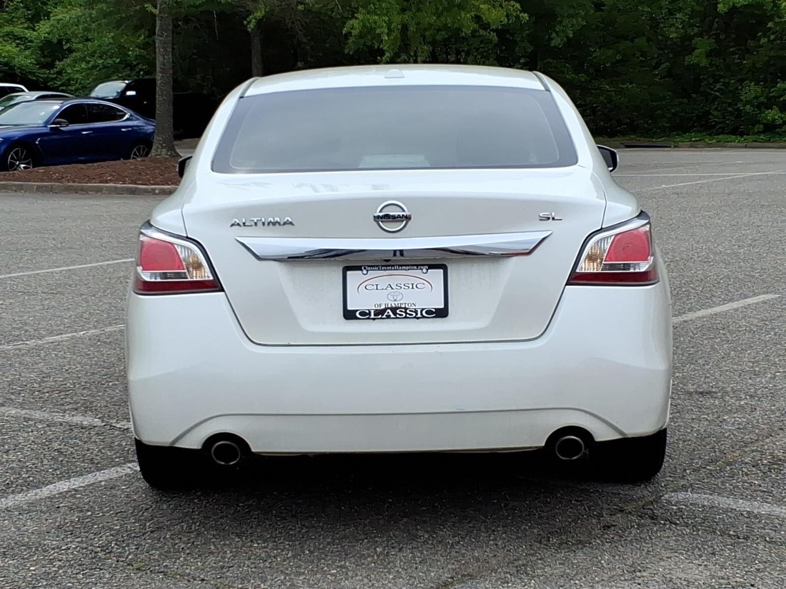 Used 2015 Pearl White Nissan 2.5 SL image 9