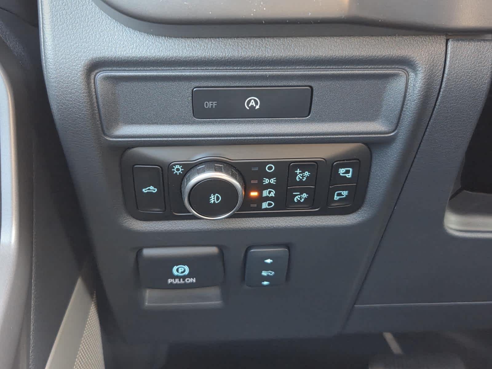 Used 2025 Space White Metallic Ford Tremor image 17