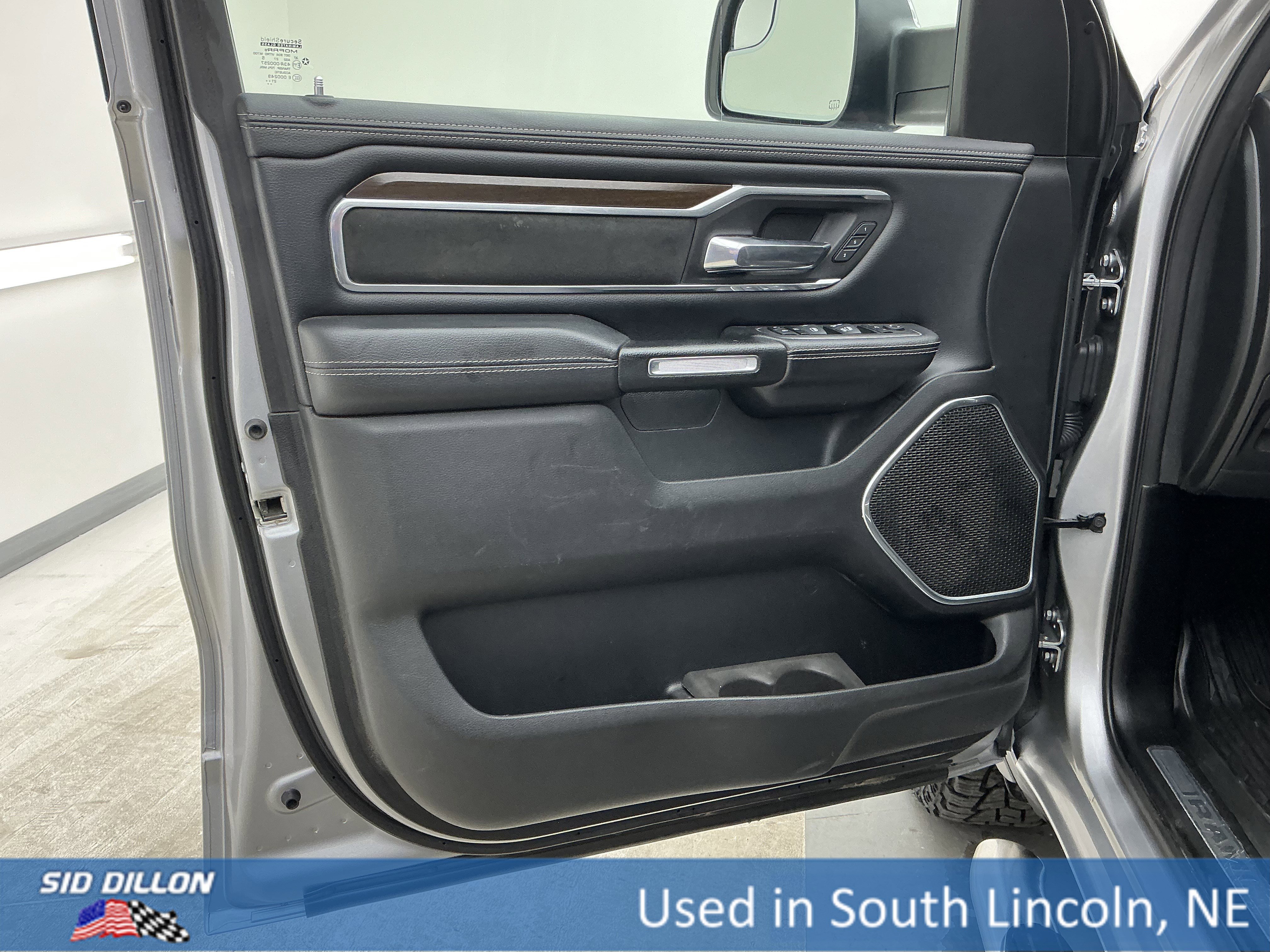 Used 2022 Billet Silver Metallic Clearcoat Ram Laramie image 16