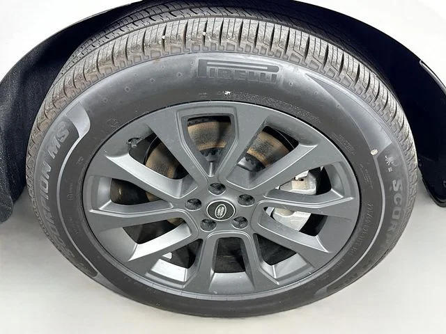Used 2025 Gray Land Rover S image 34