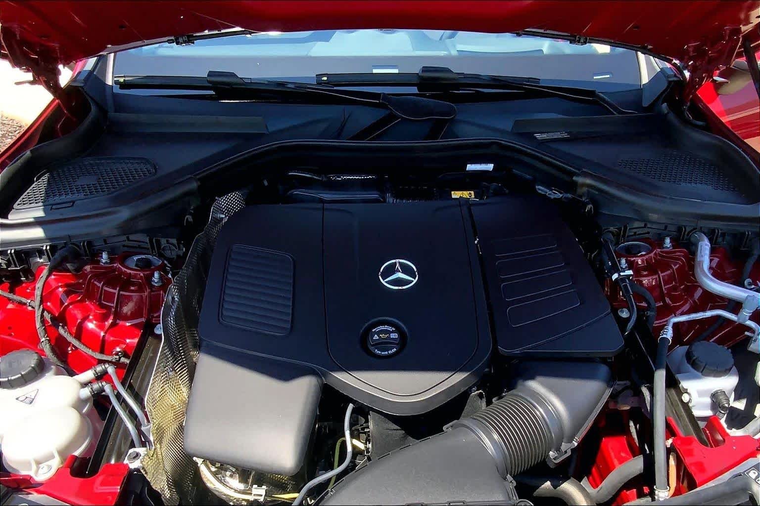 New 2026 MANUFAKTUR Patagonia Red Metallic Mercedes-Benz GLC 300 image 16
